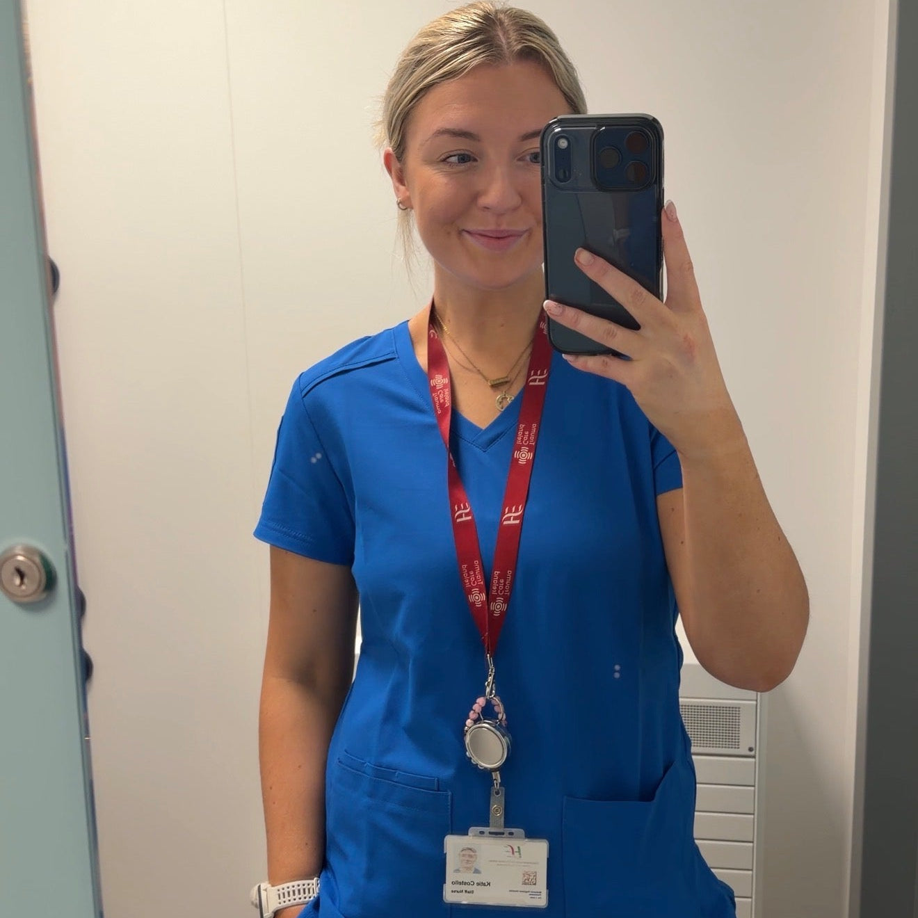 Katie Costello | Emergency Nurse & Irish Happythreads Affiliate