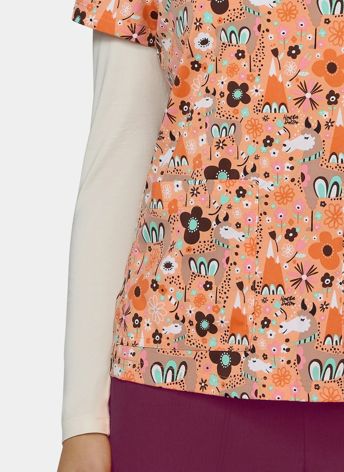 Women's Koi Basics Leslie Scrub Top in Lovely Lamas