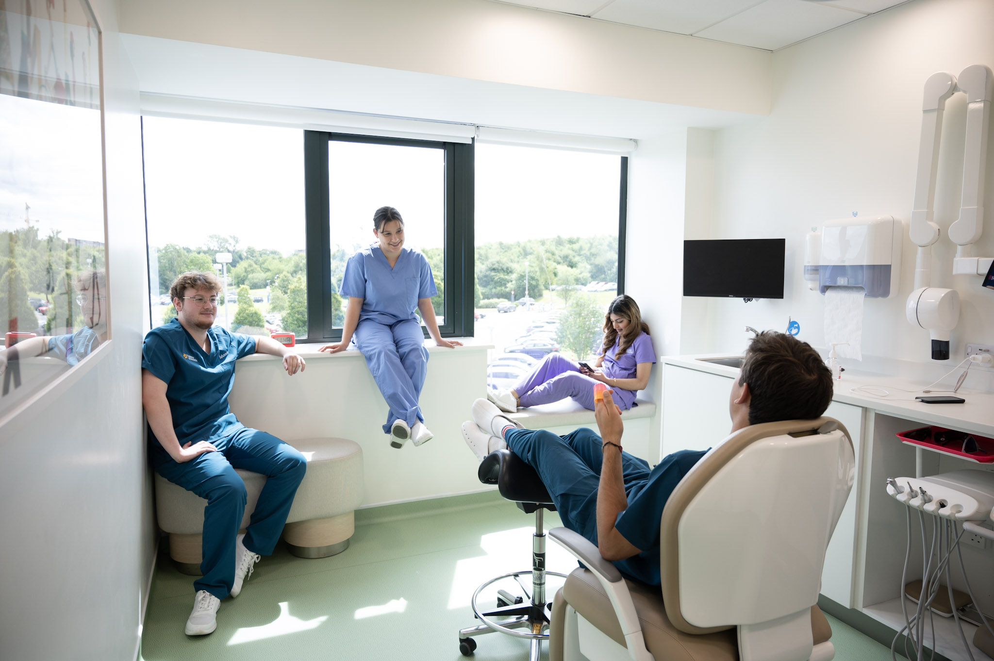 Uniformes Sanitarios económicos para estudiantes de Medicina – nuestras opciones más asequibles