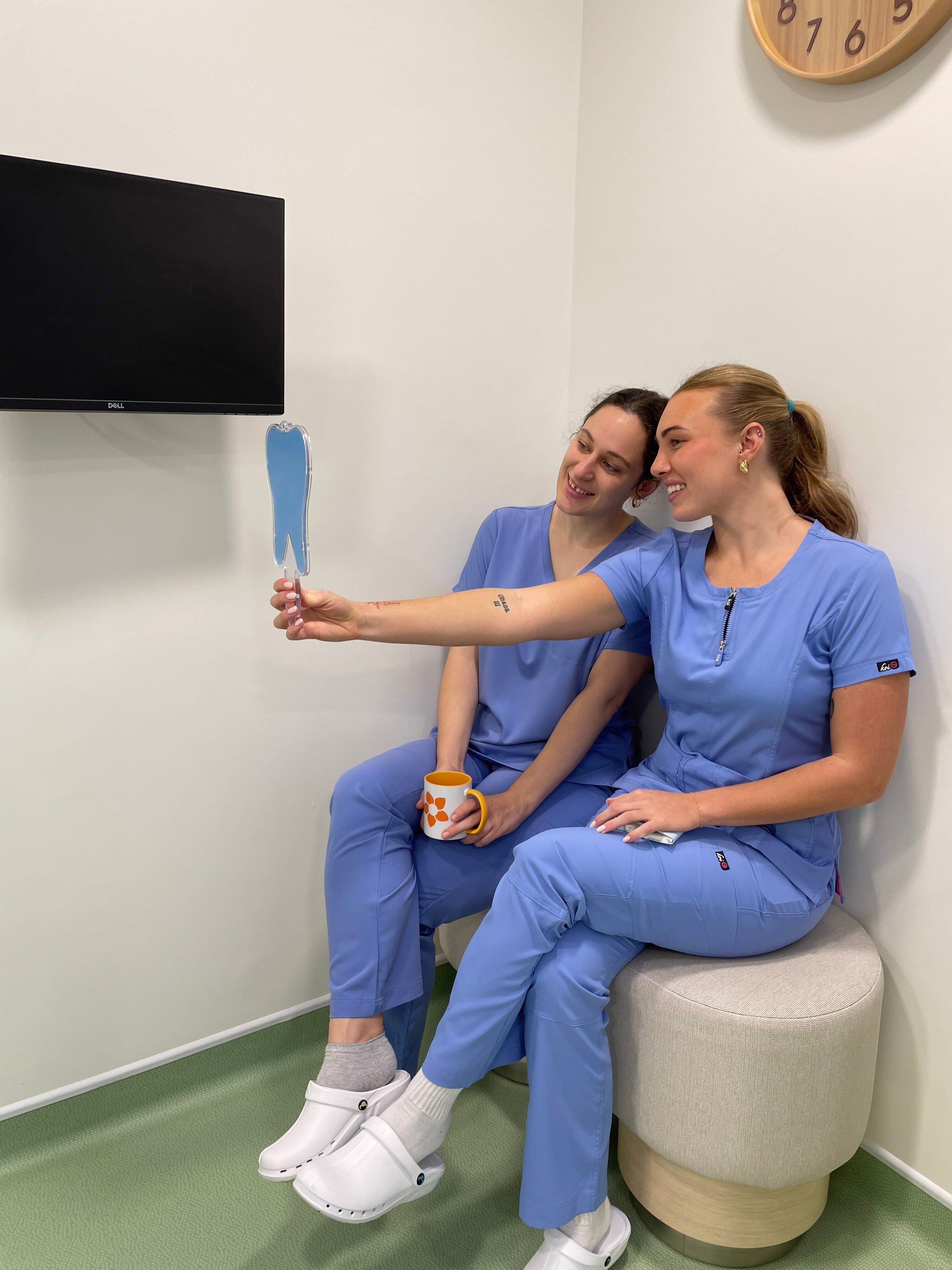 Guía de uniformes para Higienistas Dentales